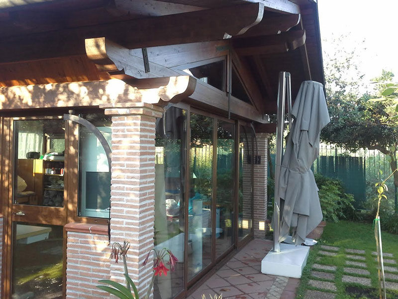 Chiusura pergolato con sistema scorrevole